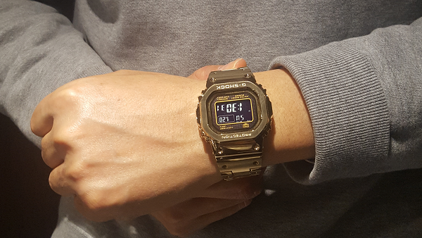 ユナイテッドトウキョウ G-SHOCK GMW-B5000GDフルメタル金ゴールド